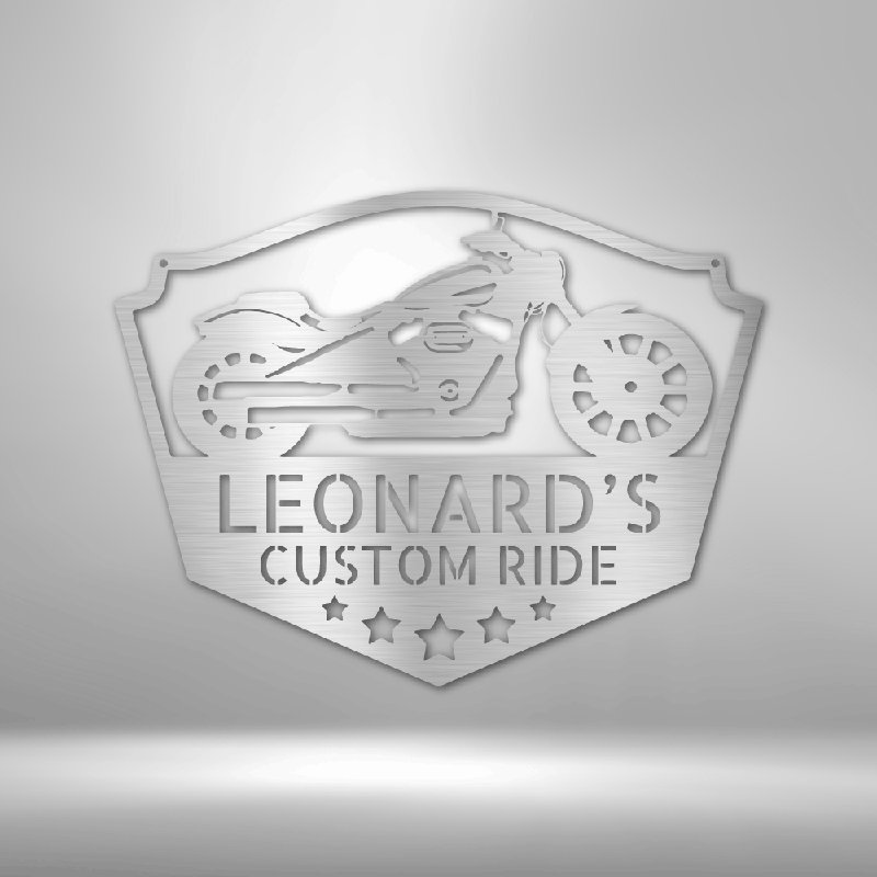 Décoration murale personnalisée en acier avec monogramme Chopper Shop, Argent argent, H 23 po x l 23,5 po x P 0,5 po