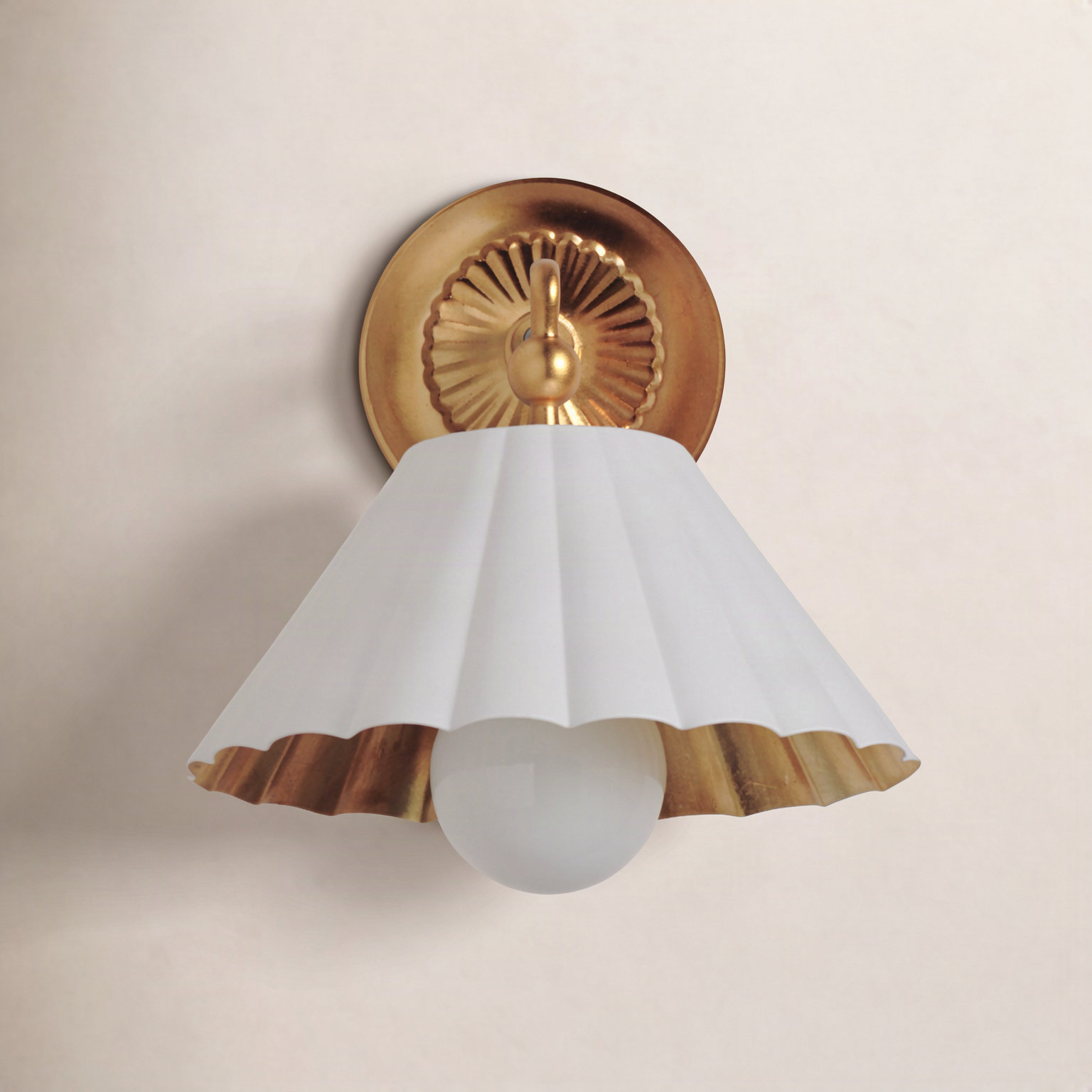 Granduca Single Light Steel Dimmable Armed Sconce, Matte White/Gold Leaf