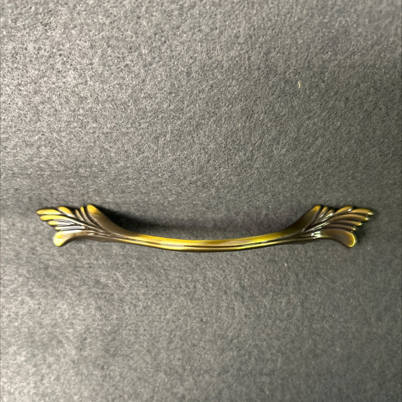 Poignée feuille 3 po laiton antique