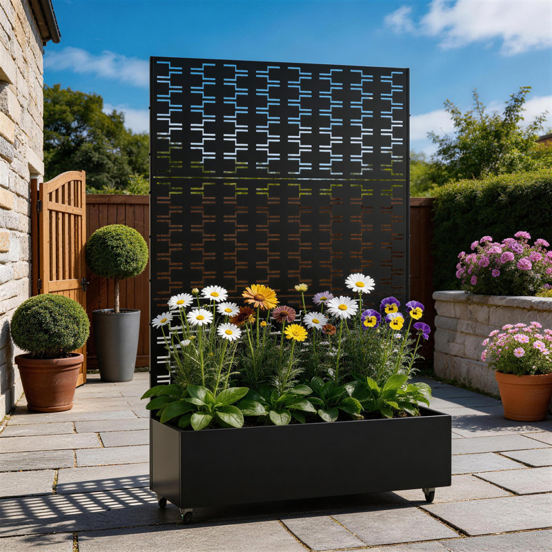 Boîte à fleurs en métal avec treillis et roues Tinsley, H 70,8 po x l 47,2 po x P 15,7 po, Black