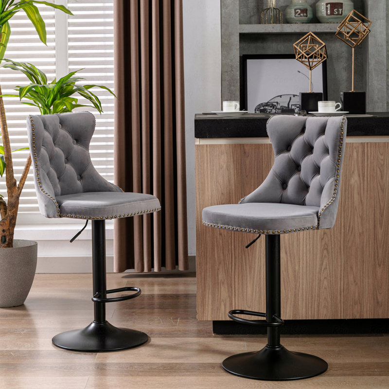 Tabourets de bar pivotants en velours d'une hauteur de siège réglable de 25 à 33 pouces, base de 17,7 pouces, tabourets de bar rembourrés modernes avec dossier capitonné confortable pour un pub à la maison et un îlot de cuisine