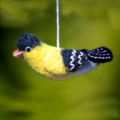 Figurine suspendue goldfinch de jardin oiseau