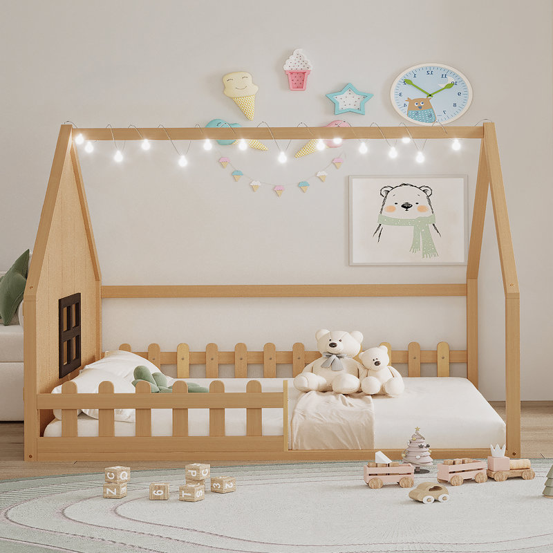 Lit double en bois avec fenêtre et clôture, Naturel