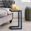 Petite table d'appoint compacte et élégante, parfaite pour un décor moderne et rustique, avec une surface facile à nettoyer et un design peu encombrant.