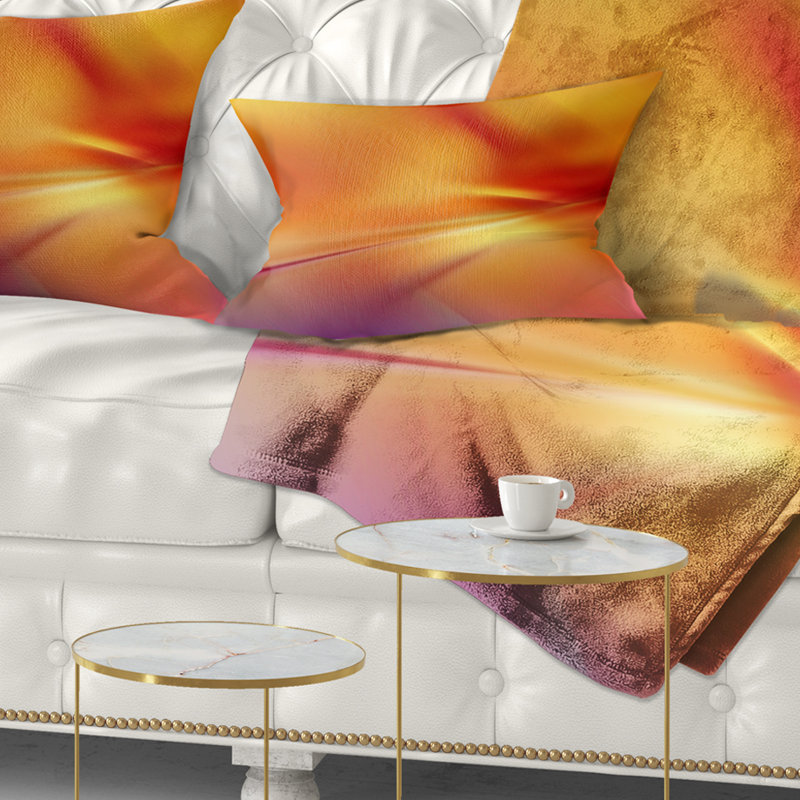 Coussin décoratif orange avec art abstrait rouge