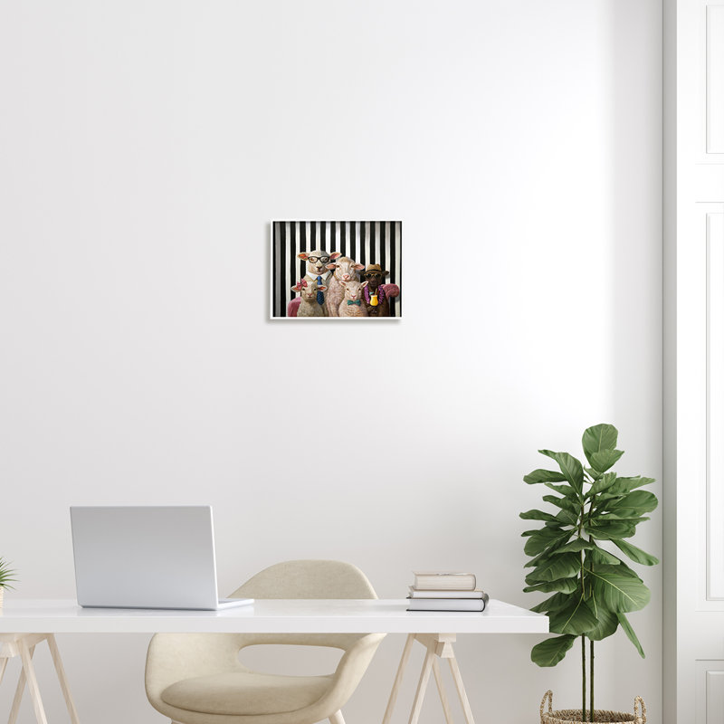 «Traditional Sheep Family Portrait» par Lucia Heffernan - Impression sur toile, H 11 po x l 14 po x P 1,5 po