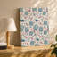 La toile crée un motif sans couture avec une variété de Doodles à thème éducatif, y compris des fournitures scolaires comme des sacs à dos, art mural-1794208732