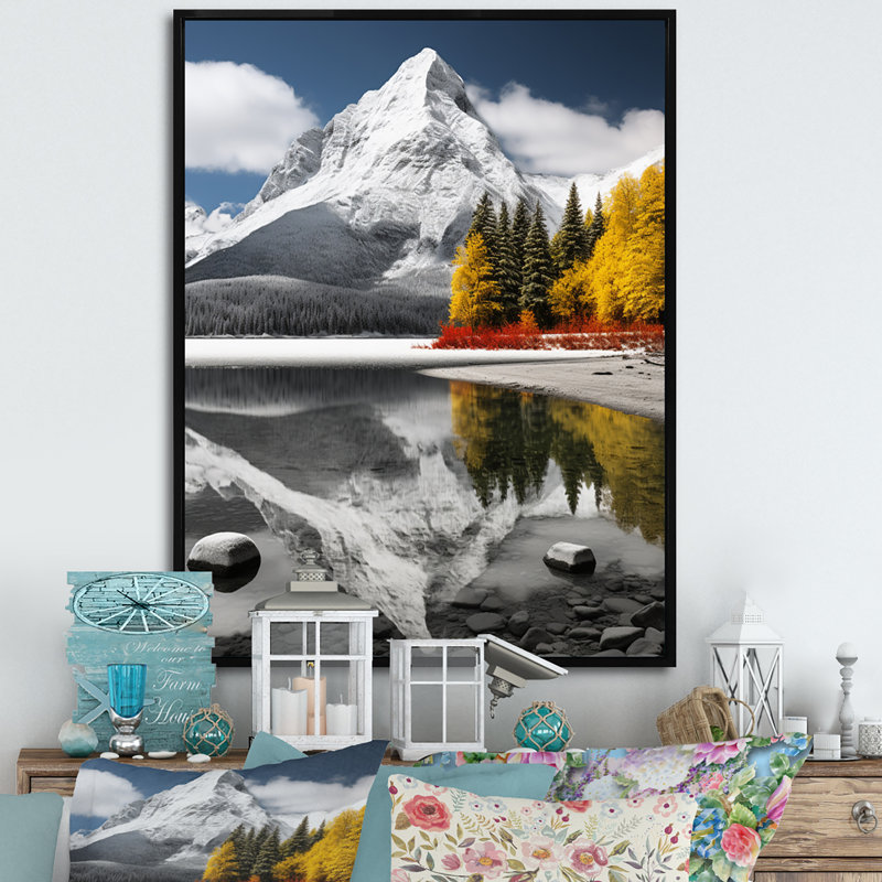 Azeez Canada, beau paysage noir II, H 32 po x l 24 po x P 1 po, Cadre flottant noir