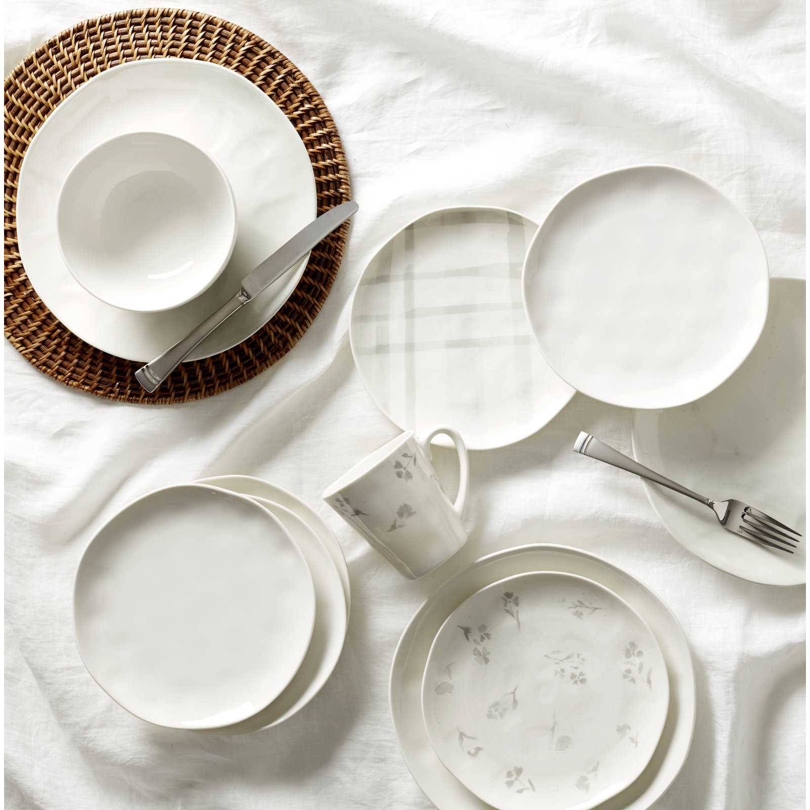 Bay Colors Blue Bay Colors 12-Piece Dinnerware Set, White