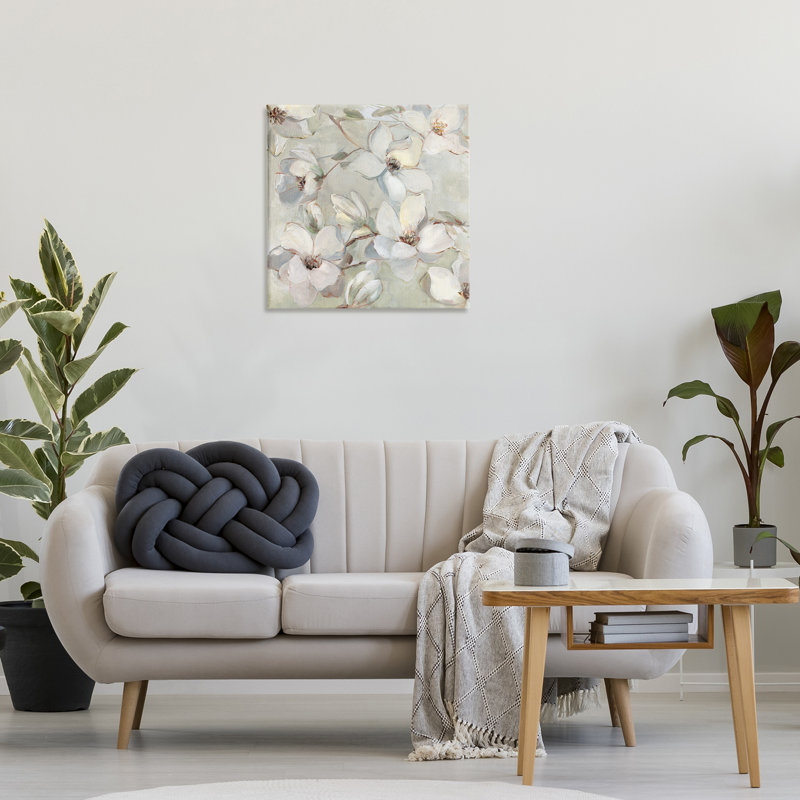Art mural sur toile, "Delicate Flower Petals in Neutrals", par Sally Swatland, H 24 po x l 24 po