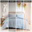 Édredon bleu pour lit double / grand avec 2 taies décoratives, conception d'odeurs et taies décoratives-128745062-128745059