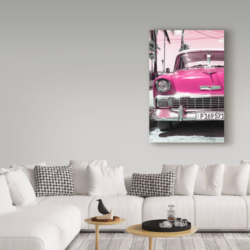 «Chevy Classic Car» par Cosey, reproduction de photo sur toile tendue en rose, H 32 po x l 22 po