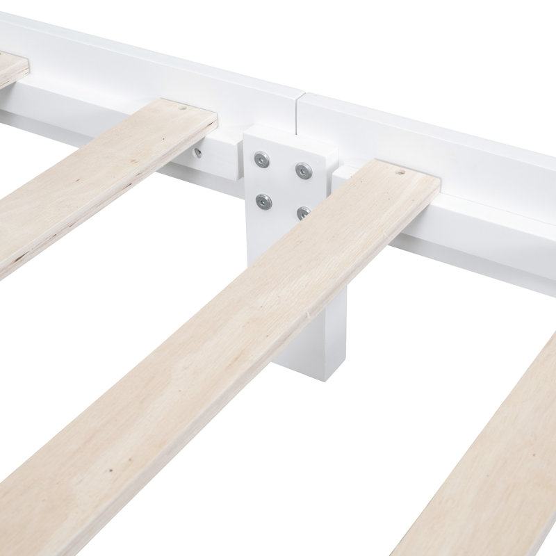 Lit plateforme en bois blanc avec motif rétro et support de lattes solides Élégants éléments pleine grandeur en bois massif