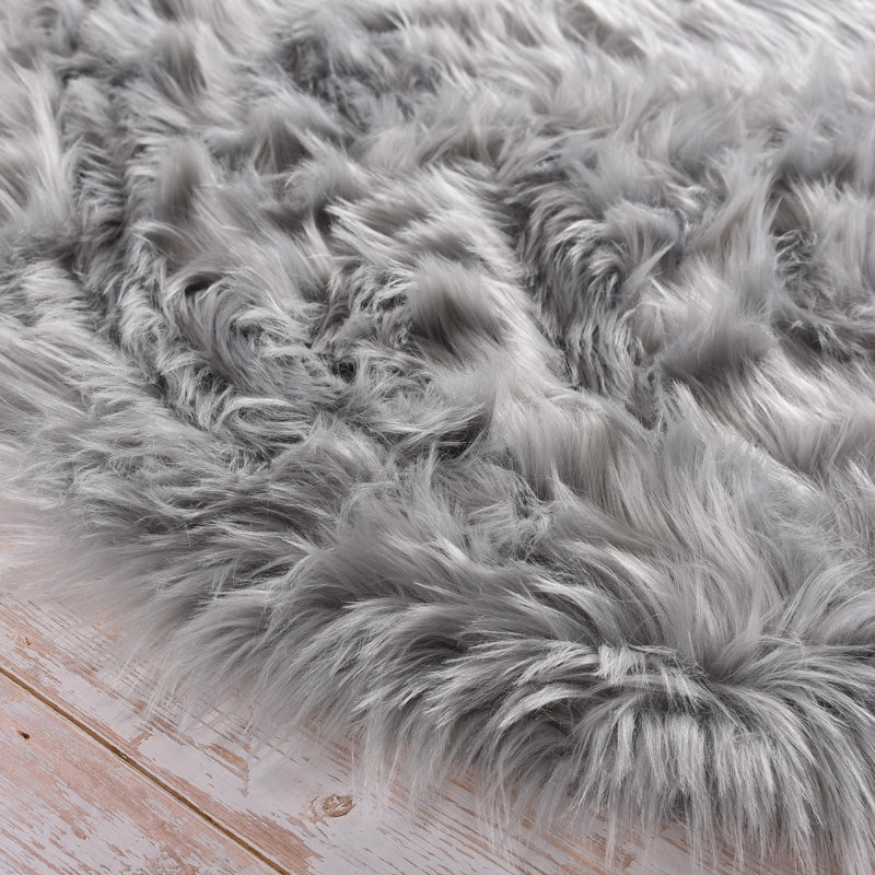 Glendine Faux Sheepskin Indoor Rug, Round 4'