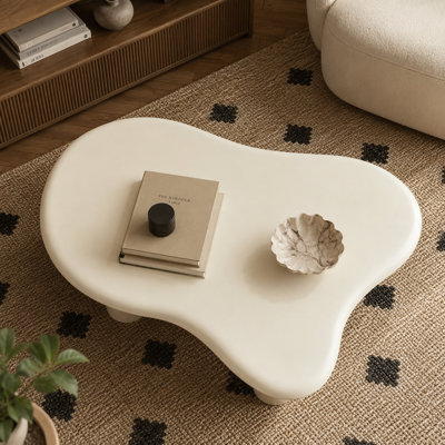 Table basse moderne en bois en forme de nuages, avec une petite table d'appoint décorative à trois pieds. Convient aux salons, balcons, terrasses et chambres à coucher. Blanc crème.