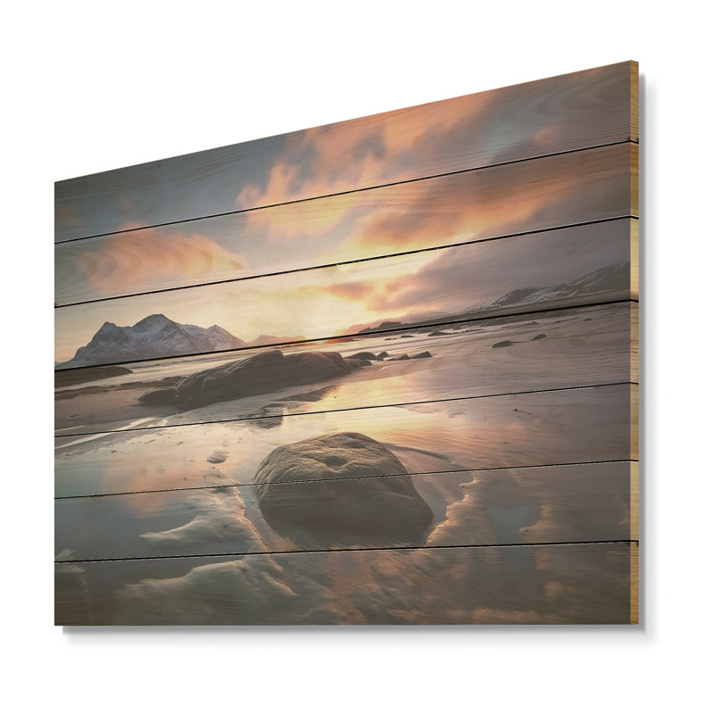 Lever de soleil sur la plage rocheuse I - plage sur bois, H 10 po x l 20 po x P 0,78 po
