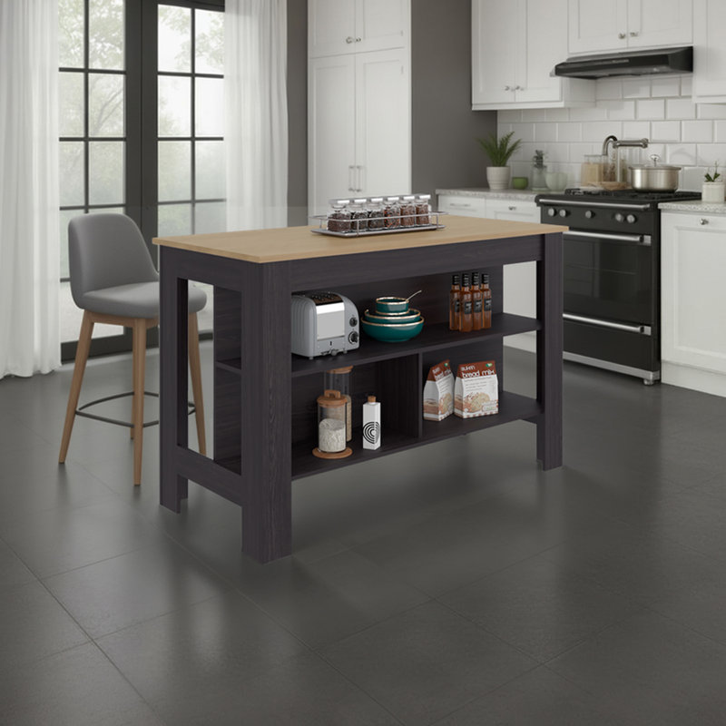 Îlot de cuisine large avec plateau de table spacieux, 3 tablettes de rangement ouvertes, quatre pieds robustes et poste de travail de préparation des repas confortable