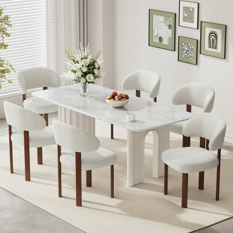 Chaises de salle à manger modernes rembourrées avec dossier incurvé et pieds en bois massif, Tissu beige
