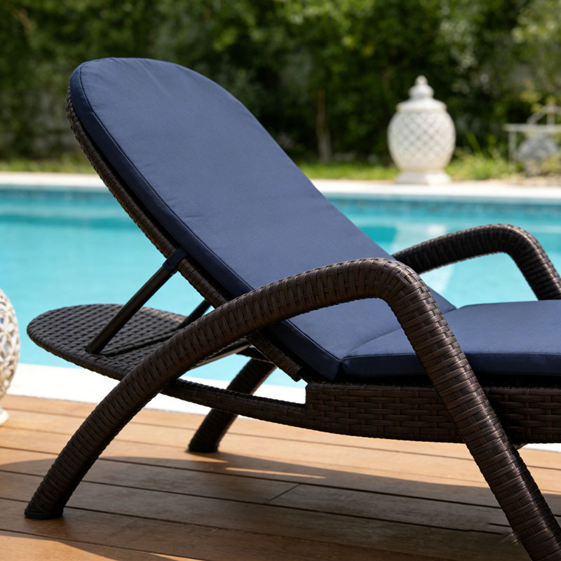 CHAISE Longe avec coussin