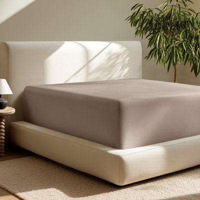 24" Extra Deep Pocket Microfiber Fitted Sheet