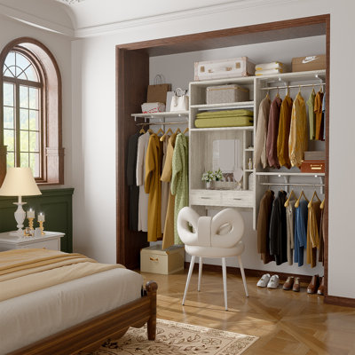 Système d'organisation l 96 po avec tiroirs Woodend, bureau de coiffeuse et tringles de suspension (coupés sur mesure)