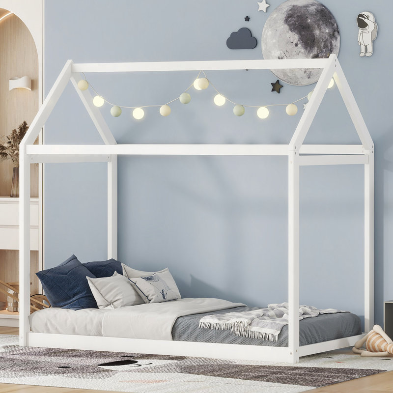 Lit maison en bois