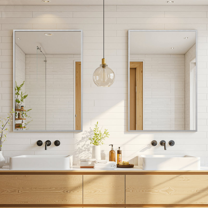 Miroir mural de salle de bain l 24 po Emma, Argent argent