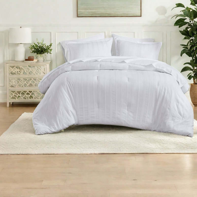 Soft Full Bedding Sets, Polyester Striped Modern Style For Dorm Home