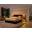 Luxueuse base de lit plateforme en K, tête de lit en velours recouverte de métal, 2 lampes murales et table de chevet encastrées, structure en métal robuste et en bois massif, aucun sommier nécessaire, noir haut de gamme-170665271