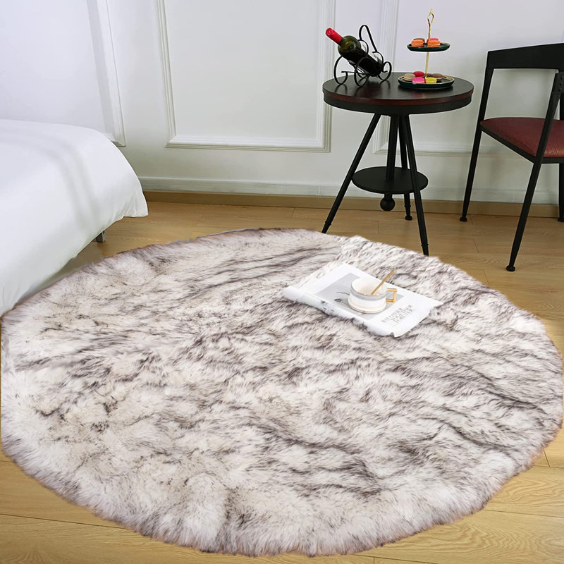 Macie-Rose Faux Sheepskin Indoor Rug, Round 4'