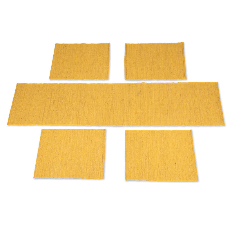 Chemin de table et napperons en mélange de coton fait à la main Novica (5 pièces), Jaune