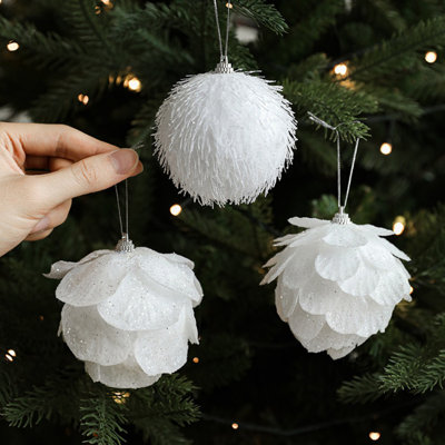 3 pièces / ensemble décoratif pendentif boule de Noël mousse blanche plume fantaisie conte de fée 8 cm pendentif pvc ornements de vacances de Noël, un