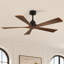 Ventilateur de plafond intérieur Karlena 52 po à 5 pales en bois massif avec télécommande, moteur CC réversible silencieux et 6 vitesses