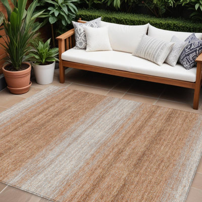 Tapis extérieur lavable rayé 8 pi x 10 pi cuivre et beige