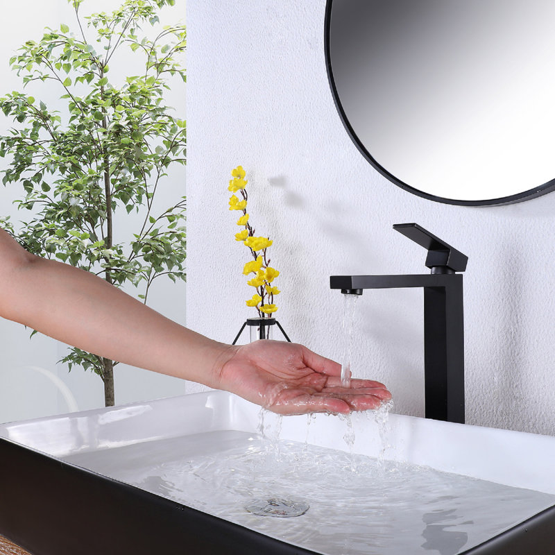 Lavabo vasque de salle de bain noir mat à poignée simple 1,2 gal / min avec plaque de pont