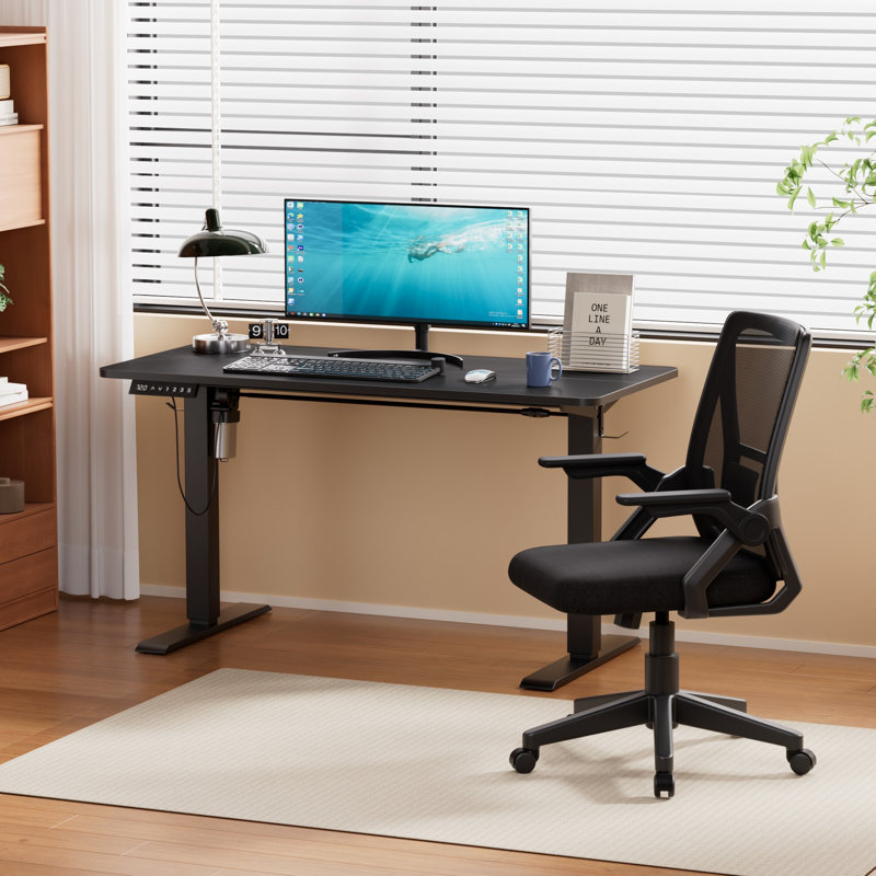 Bureau électrique debout avec ensemble de chaises de bureau ergonomiques, bureau assis-debout à hauteur réglable, poste de travail d'ordinateur de 47 pouces avec siège pivotant en filet, bureau à domicile et chaise combinée pour travailler, jouer, étudier