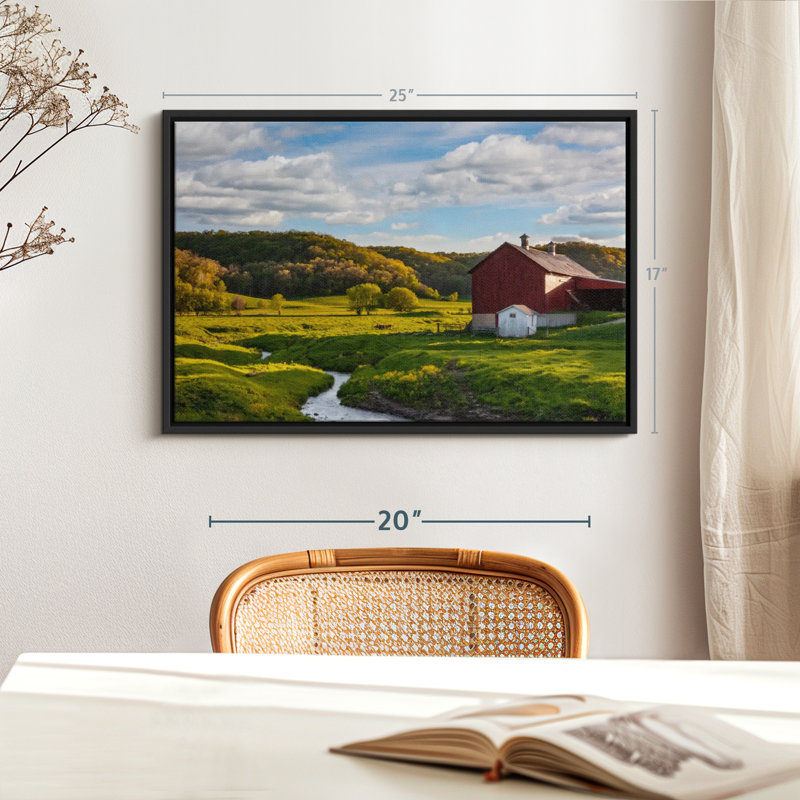 Nature «Green Fields Red Barn Wall Art», H 17 po x l 25 po