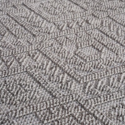 NAAR Guros Collection 2X8 White / White / Traditional Indoor / Outdoor Runner Rug