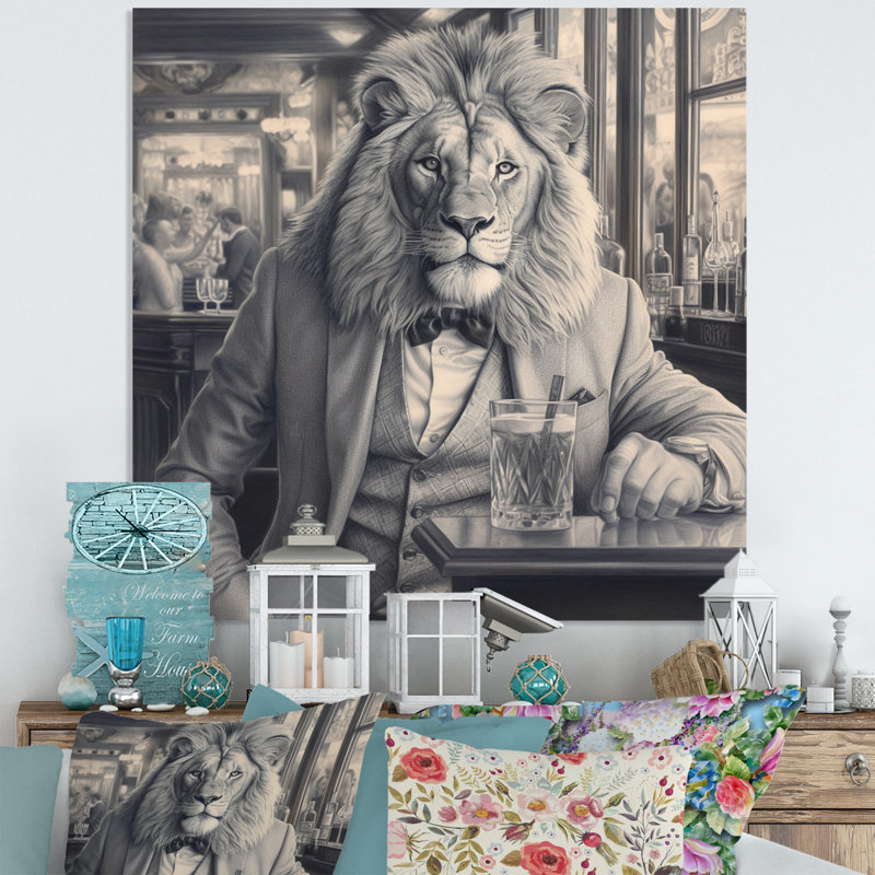 Lion prenant un verre - décoration murale animaux en métal, H 16 po x l 16 po x P 1 po