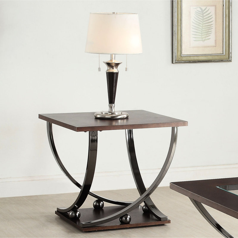 Table de bout contemporaine en nickel noir avec espace de rangement inférieur - Espace carré élégant et tablette inférieure
