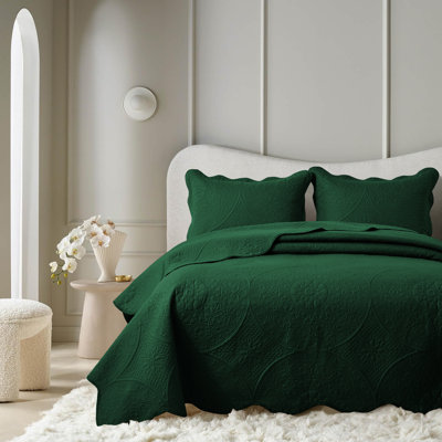 Elegant Floral Embossed Bedspread Set With Pillow Shams – Lightweight Quilted Bedding, Machine Washable