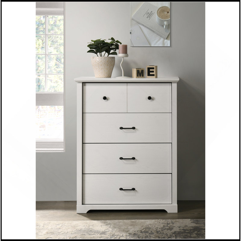 Commode blanche à 4 tiroirs avec poignées noires Elara, Blanc