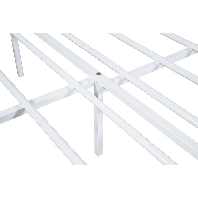 Lit double en métal avec geste contemporain blanc, prêt pour un matelas de style chambre à coucher, prêt, design parfait