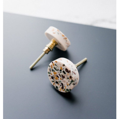 Lyka 40mm Diameter Round Knob