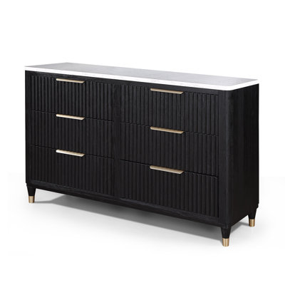 Esthétique moderne avec finition en bois naturel et grand espace de rangement à six tiroirs avec une commode en pierre reconstituée et une quincaillerie décorative en laiton