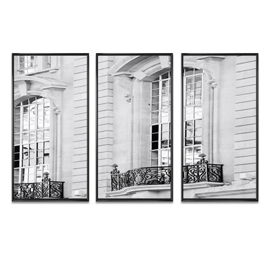 «Black and White Old Stone Building In London - Colonial», ensemble d'art mural sur toile encadrée