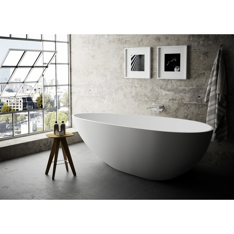 Baignoire autoportante à surface solide