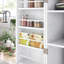 Simple armoire debout blanche avec planches intérieures réglables pour les espaces de vie de cuisine