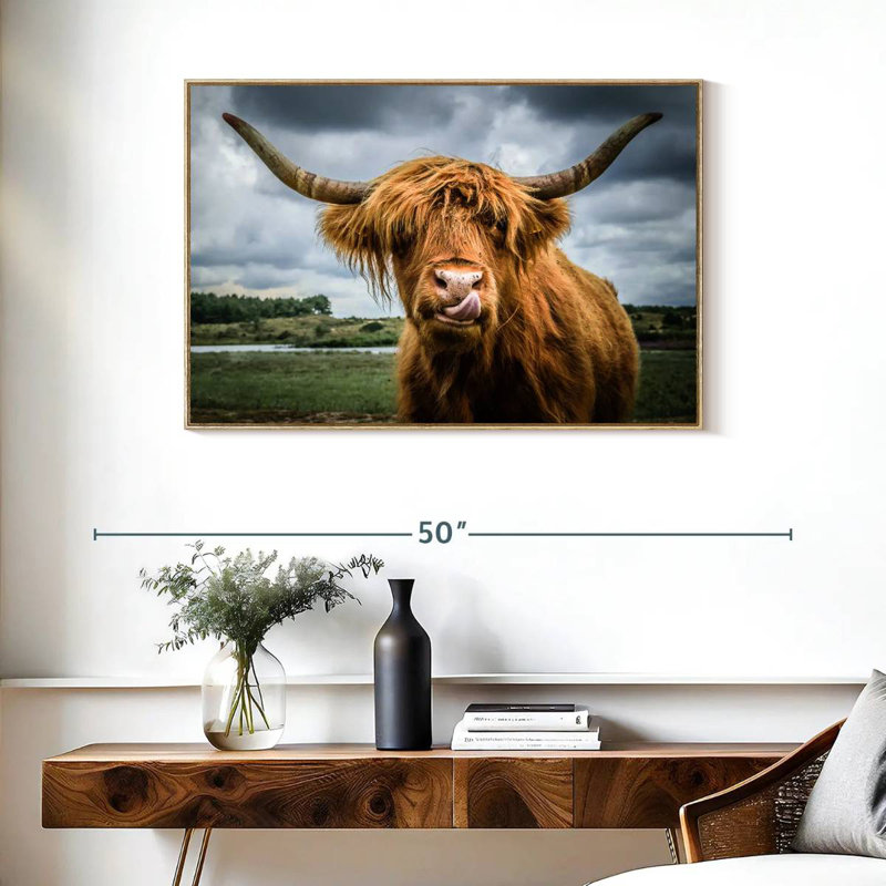 Silly Highland Cow, Cadre flottant en bois naturel, 37 po x 25 po