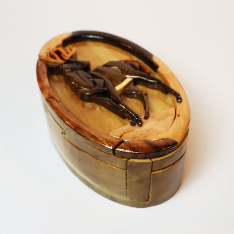 Boîte de casse-tête en bois de cerf intarsia